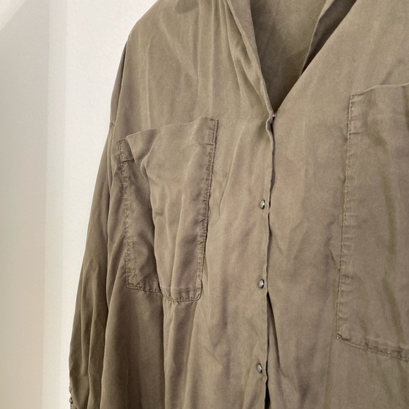 Oversized Button up - Picture 2 of 3